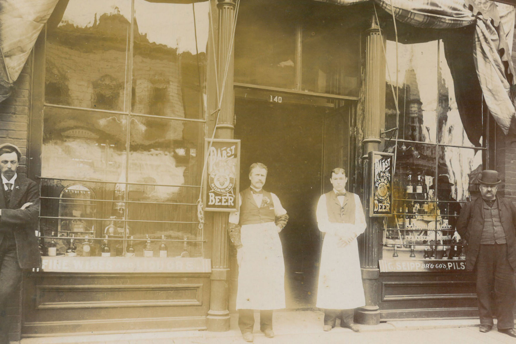 Roth's Saloon